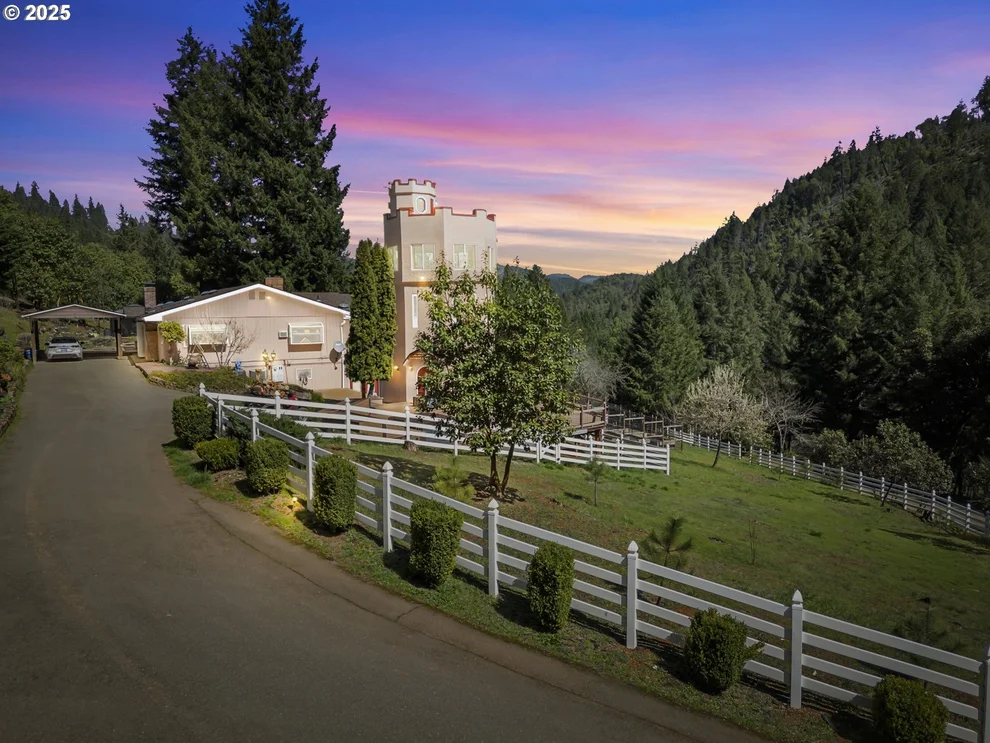 Unit for sale at 520 BRIMSTONE RD, WolfCreek, OR 97497