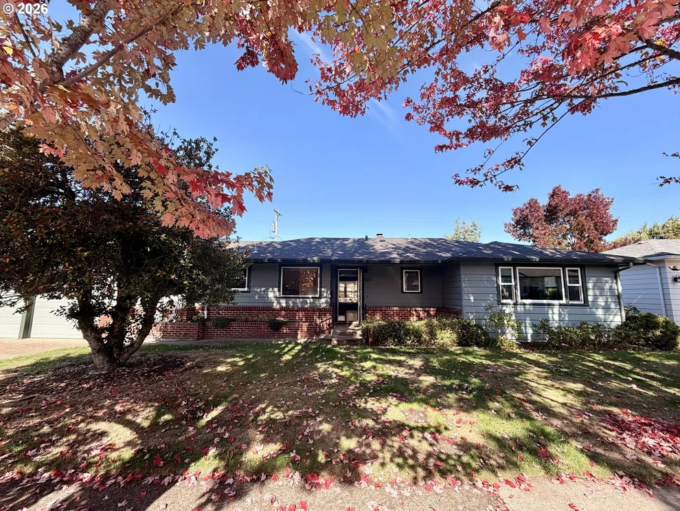 Unit for sale at 887 W 18TH PL, Eugene, OR 97402