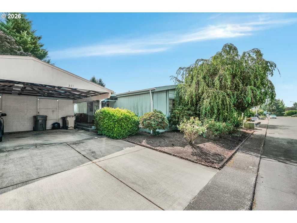Unit for sale at 300 SE LACREOLE DR, Dallas, OR 97338