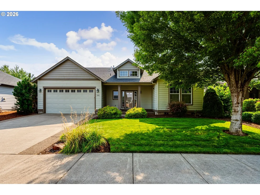 Unit for sale at 1206 ALDERDALE DR, JunctionCity, OR 97448