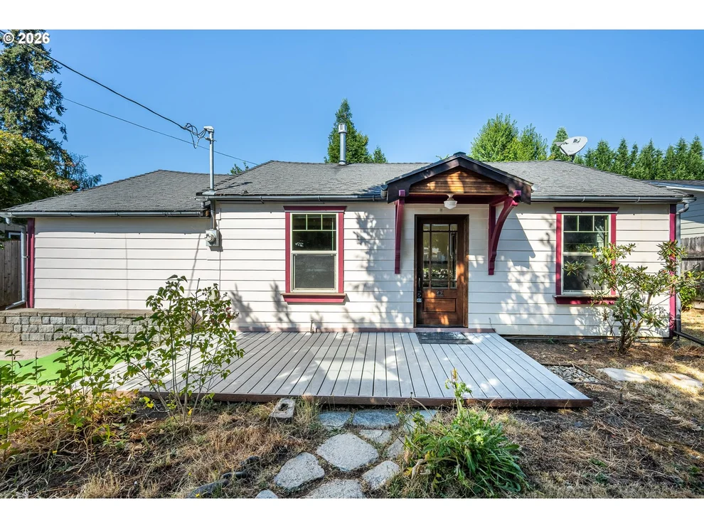Unit for sale at 105 S R ST, CottageGrove, OR 97424