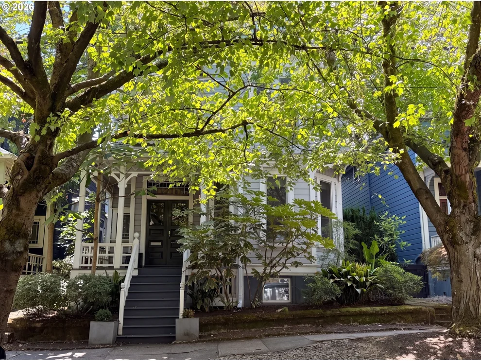 Unit for sale at 1710 NW HOYT ST, Portland, OR 97209