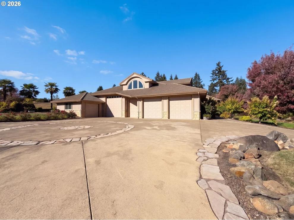 Unit for sale at 17695 S FIELDSTONE CT, OregonCity, OR 97045