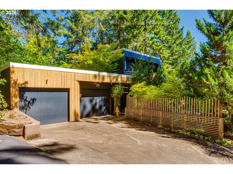 Unit for sale at 38 RIDGELINE DR, Eugene, OR 97405