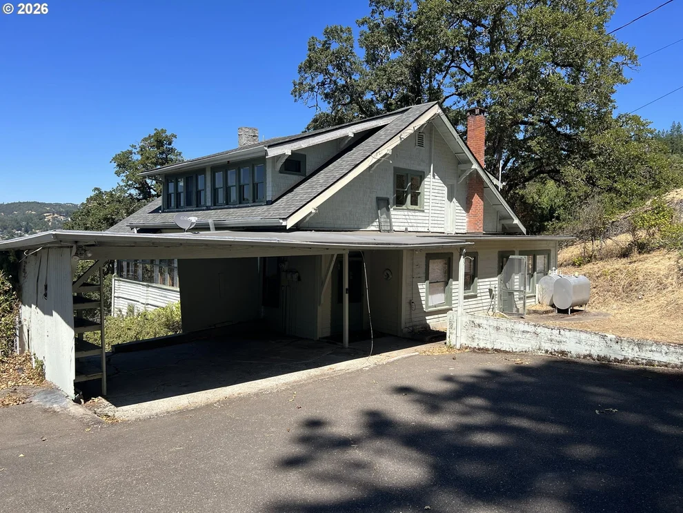 Unit for sale at 1212 SE RESERVOIR AVE, Roseburg, OR 97470