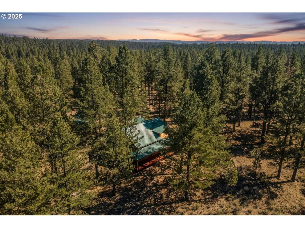 Unit for sale at 20779 Bear Gulch RD, CanyonCity, OR 97820