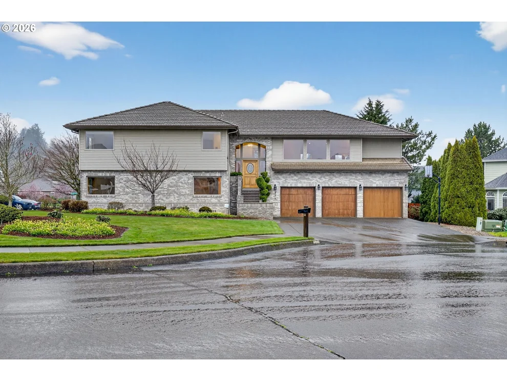 Unit for sale at 2277 SW NANCY PL, Gresham, OR 97080