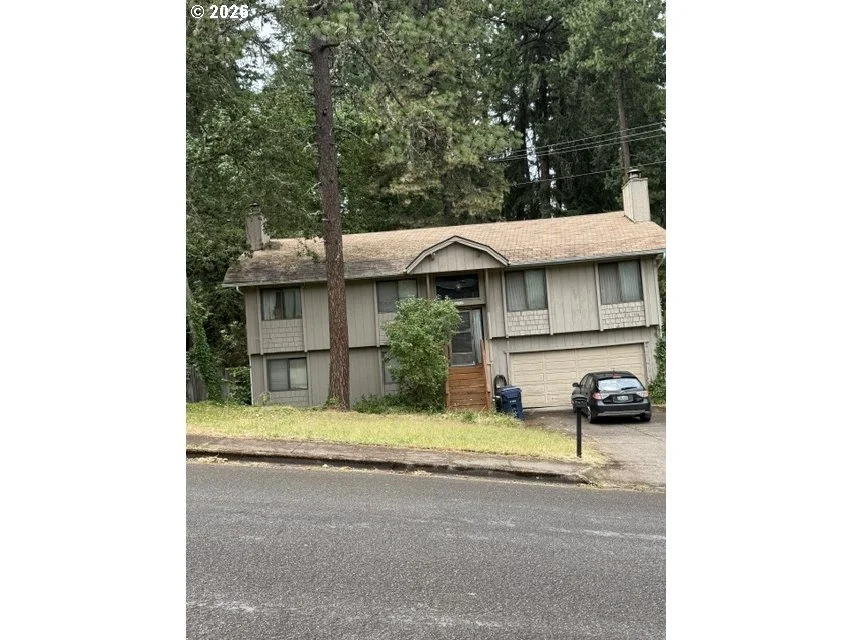 Unit for sale at 190 COACHMAN DR, Eugene, OR 97405