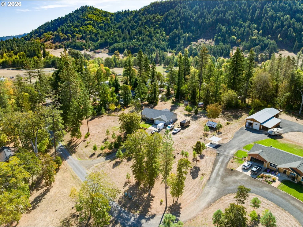 Unit for sale at 188 TRILLIUM LN, Tenmile, OR 97481
