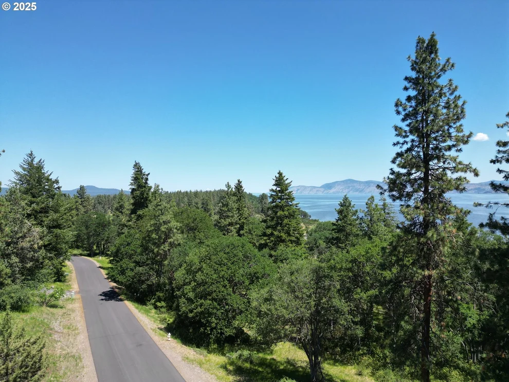 Unit for sale at Coopers Hawk RD, KlamathFalls, OR 97601