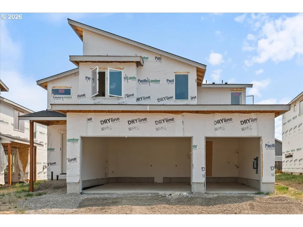 Unit for sale at 16710 SE MULTNOMAH FALLS DR, HappyValley, OR 97086