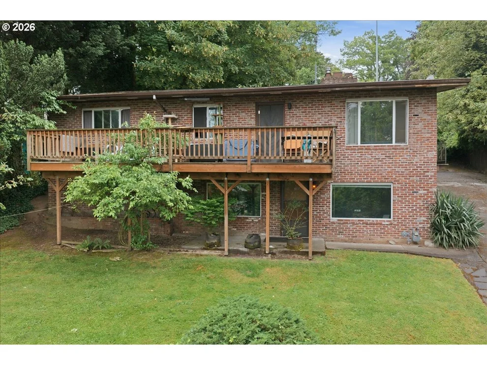 Unit for sale at 7339 S CORBETT AVE, Portland, OR 97219