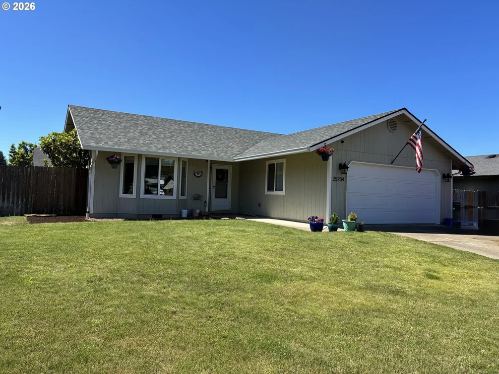 Unit for sale at 25234 TYRO AVE, Veneta, OR 97487