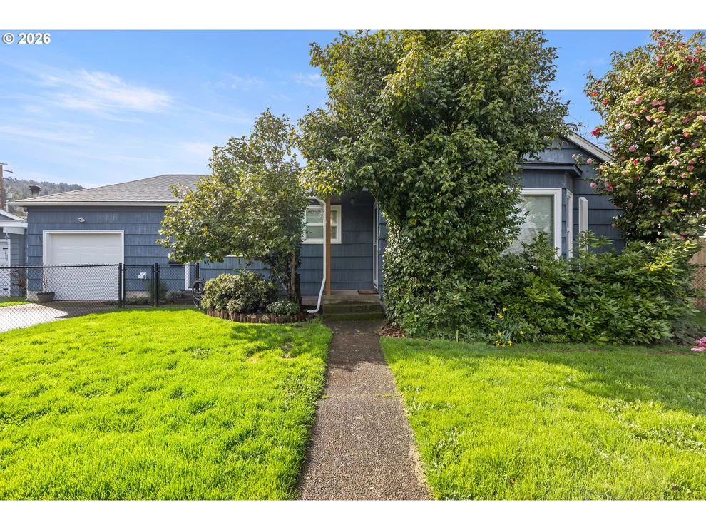 Unit for sale at 824 W NEBO ST, Roseburg, OR 97471