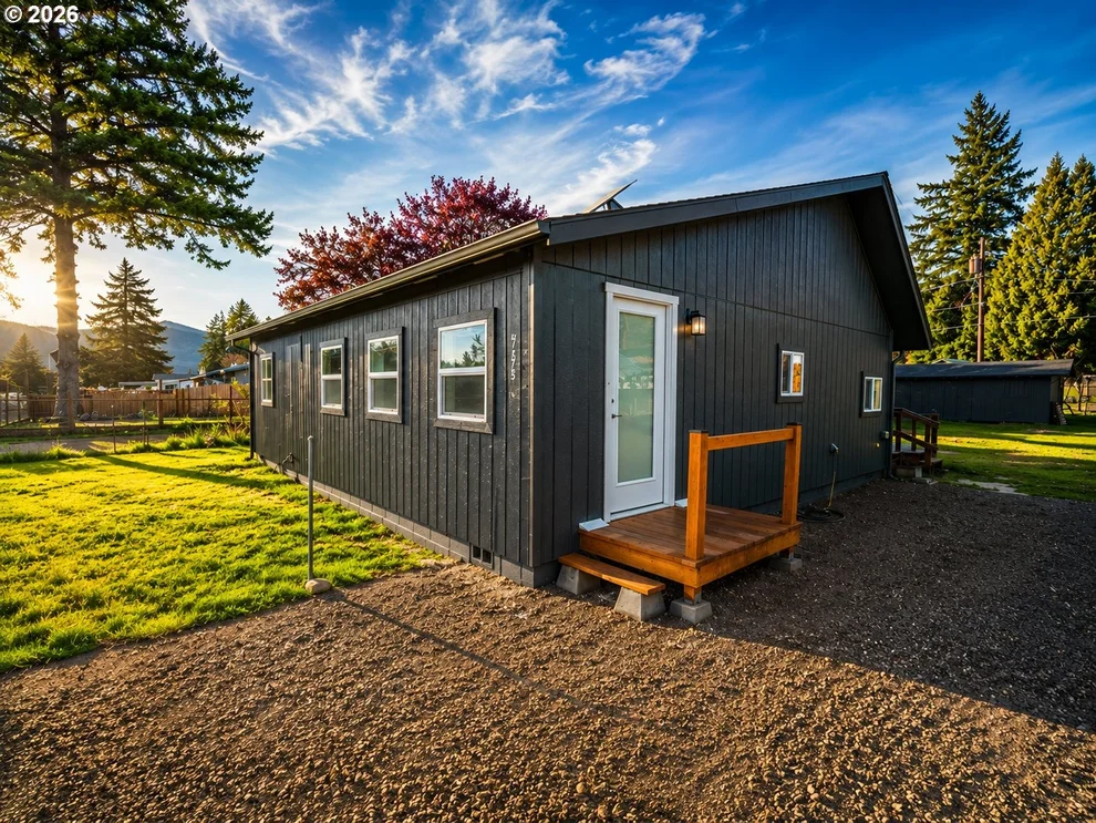 Unit for sale at 47875 ELGIN AVE, Oakridge, OR 97463