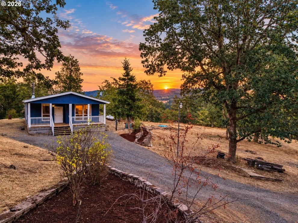 Unit for sale at 1623 LOWER CREST RD, Oakland, OR 97462