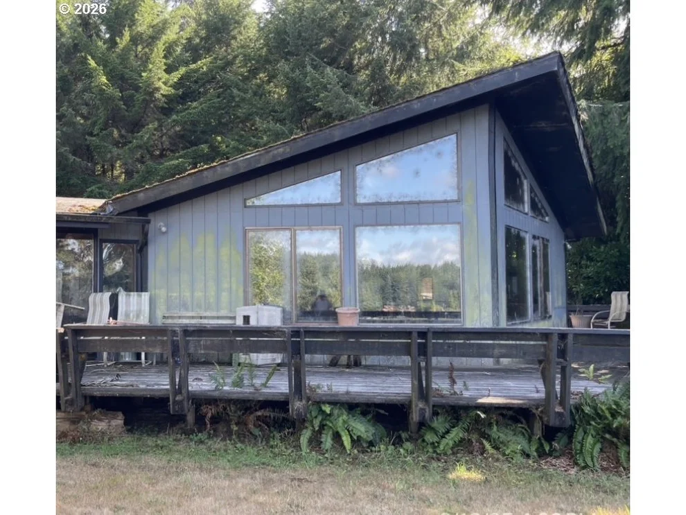 Unit for sale at 2141 N Lake RD, Lakeside, OR 97449
