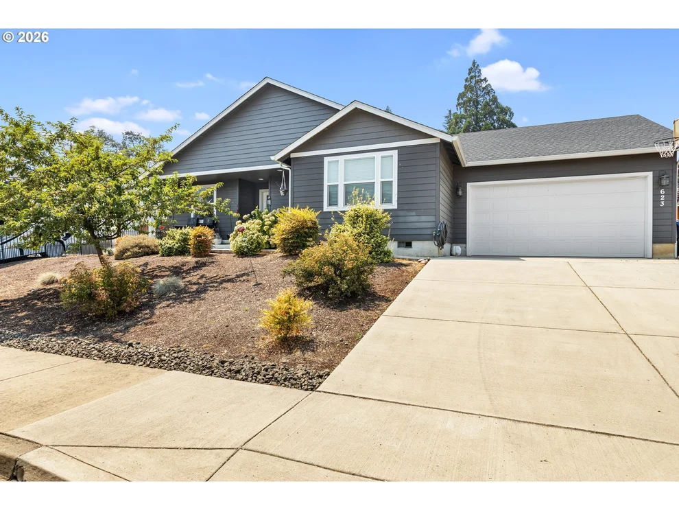 Unit for sale at 623 SE GARDEN WAY DR, Winston, OR 97496