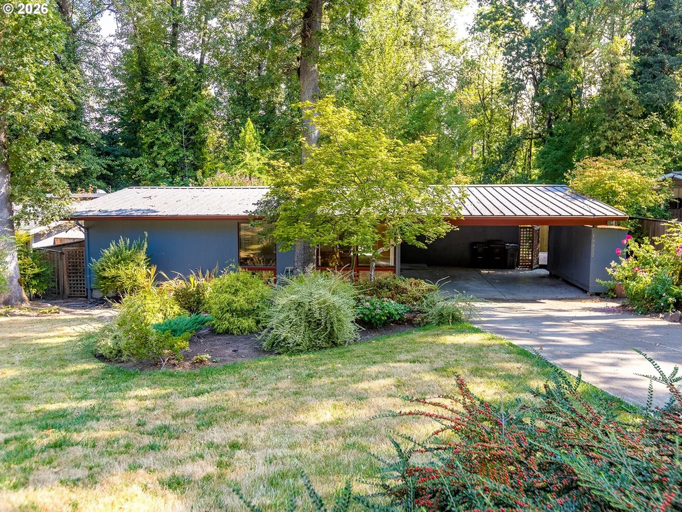 Unit for sale at 19922 WHITE CLOUD CIR, WestLinn, OR 97068