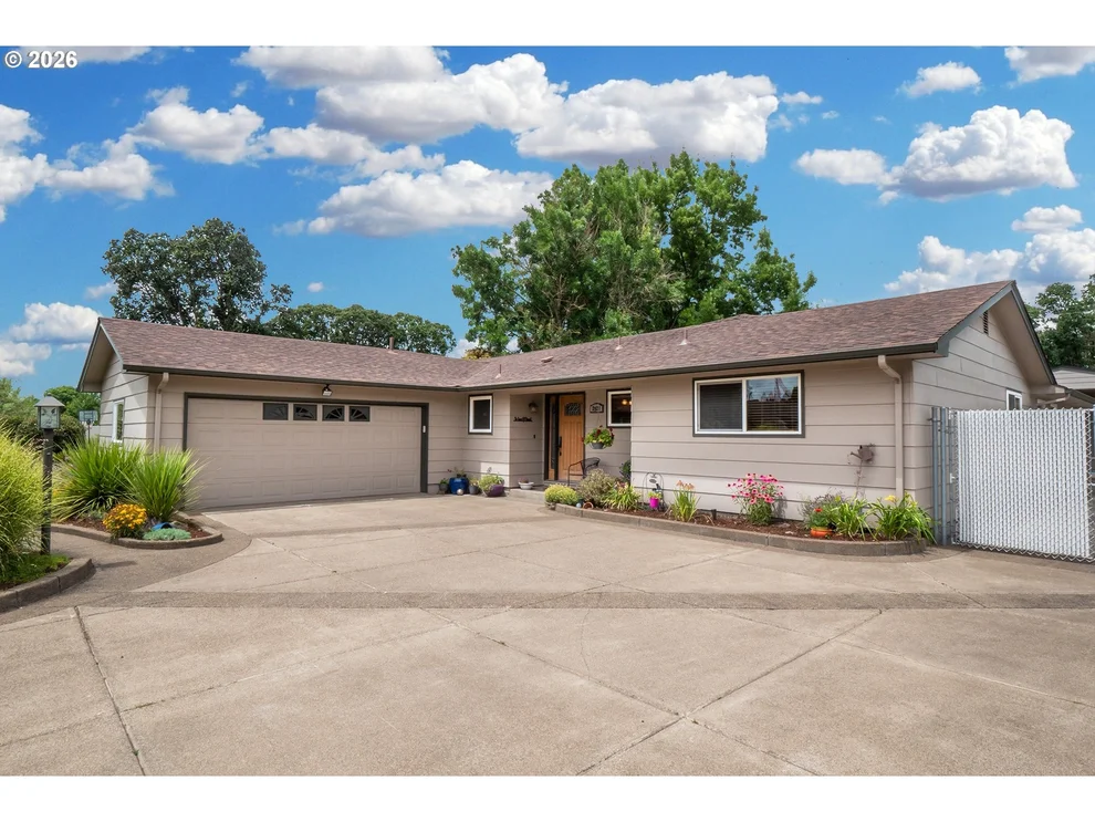 Unit for sale at 2921 LANSING AVE, Albany, OR 97322
