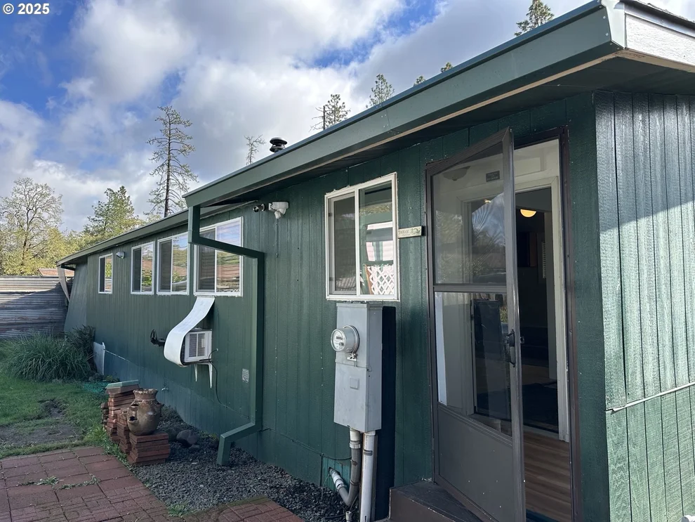 Unit for sale at 25656 WILDWOOD RD, Veneta, OR 97487