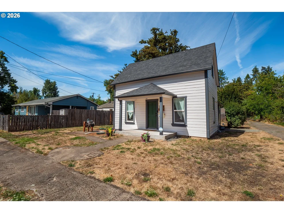Unit for sale at 126 E MADISON AVE, CottageGrove, OR 97424
