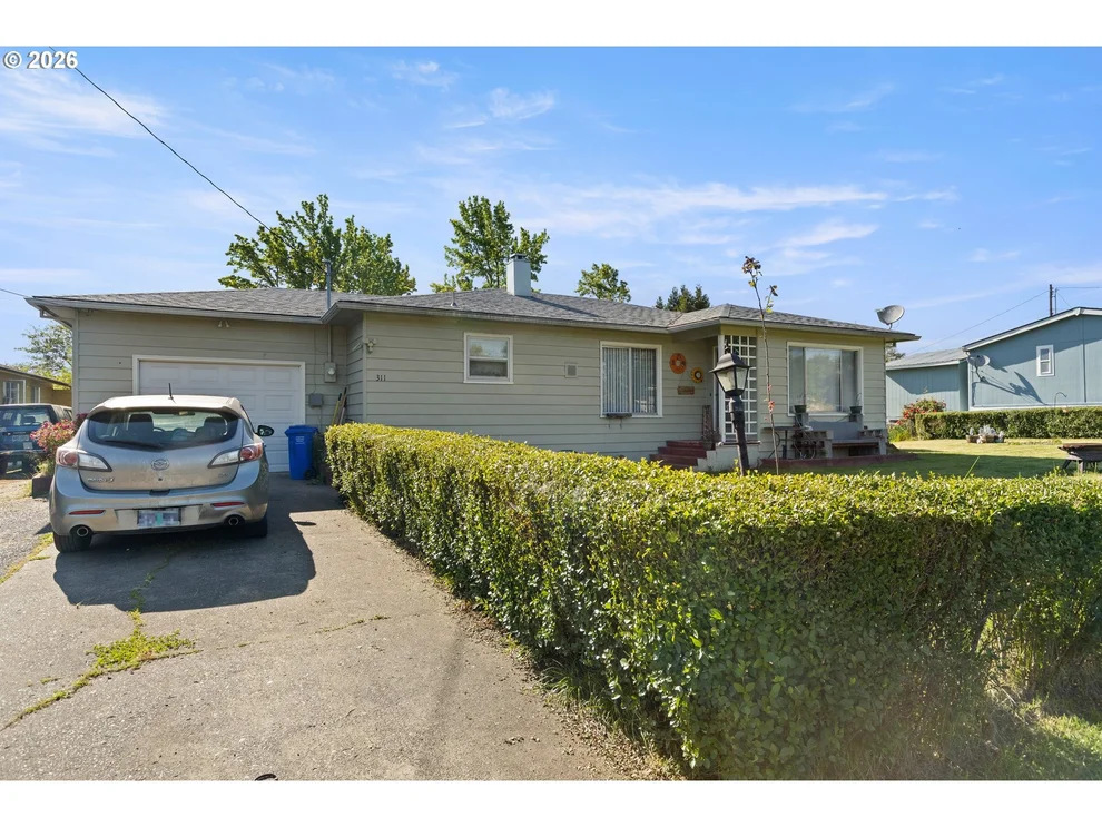 Unit for sale at 311 SE GRAPE AVE, Winston, OR 97496