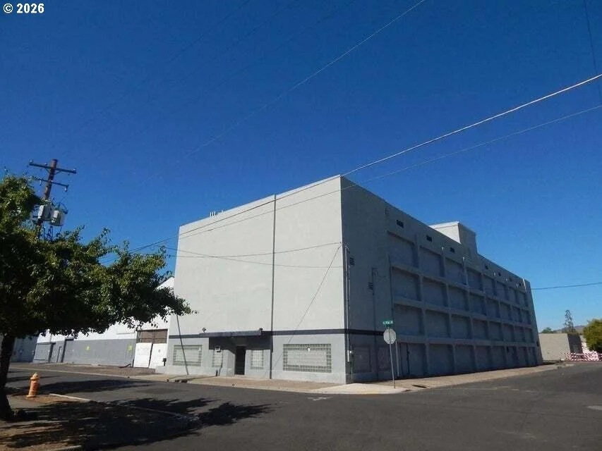 Unit for sale at 327 S FIR ST, Medford, OR 97501
