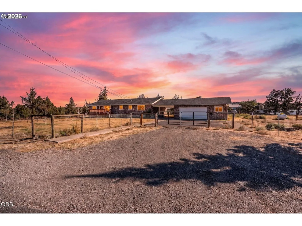 Unit for sale at 3890 NW 25TH ST, Redmond, OR 97756