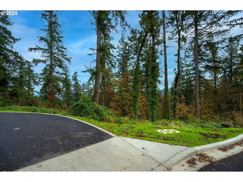 Unit for sale at 2629 Cupola DR, Eugene, OR 97403