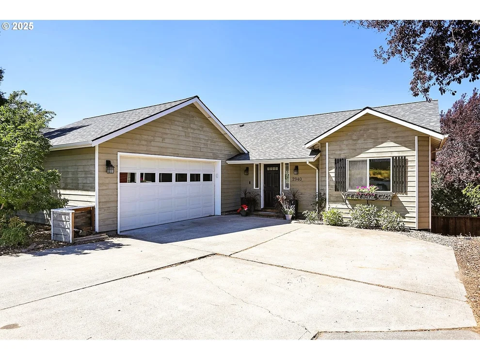Unit for sale at 2940 MONTELLO PL, HoodRiver, OR 97031