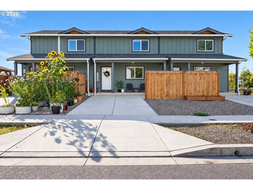 Unit for sale at 790 ST CHARLES ST, Eugene, OR 97402