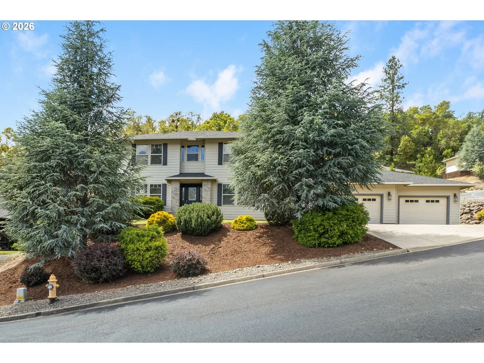 Unit for sale at 1696 NE RUBY CT, Roseburg, OR 97470