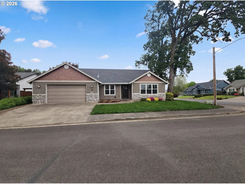 Unit for sale at 1310 WILLOW ST, JunctionCity, OR 97448