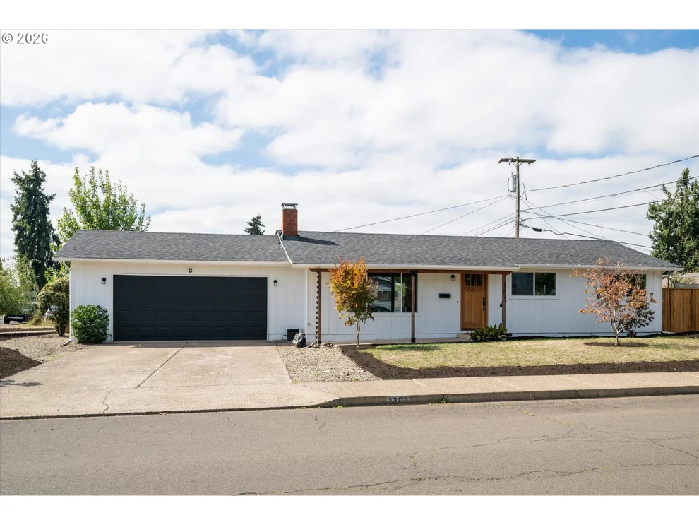 Unit for sale at 2302 GROVEDALE DR, Springfield, OR 97477