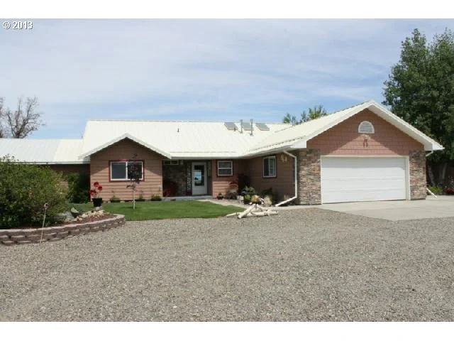 Unit for sale at 215 9TH ST, BakerCity, OR 97814
