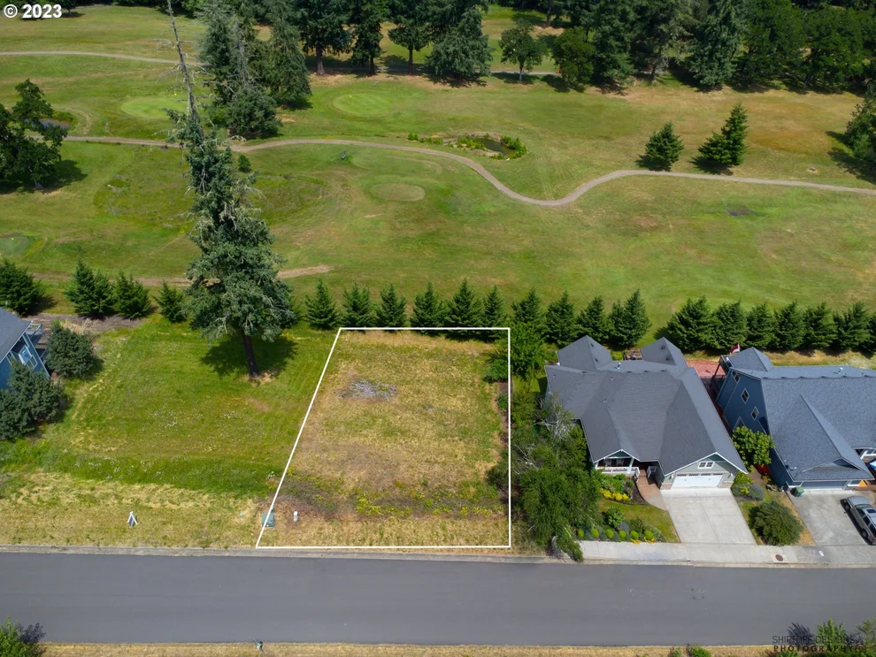 Unit for sale at 980 HOLLY AVE, CottageGrove, OR 97424