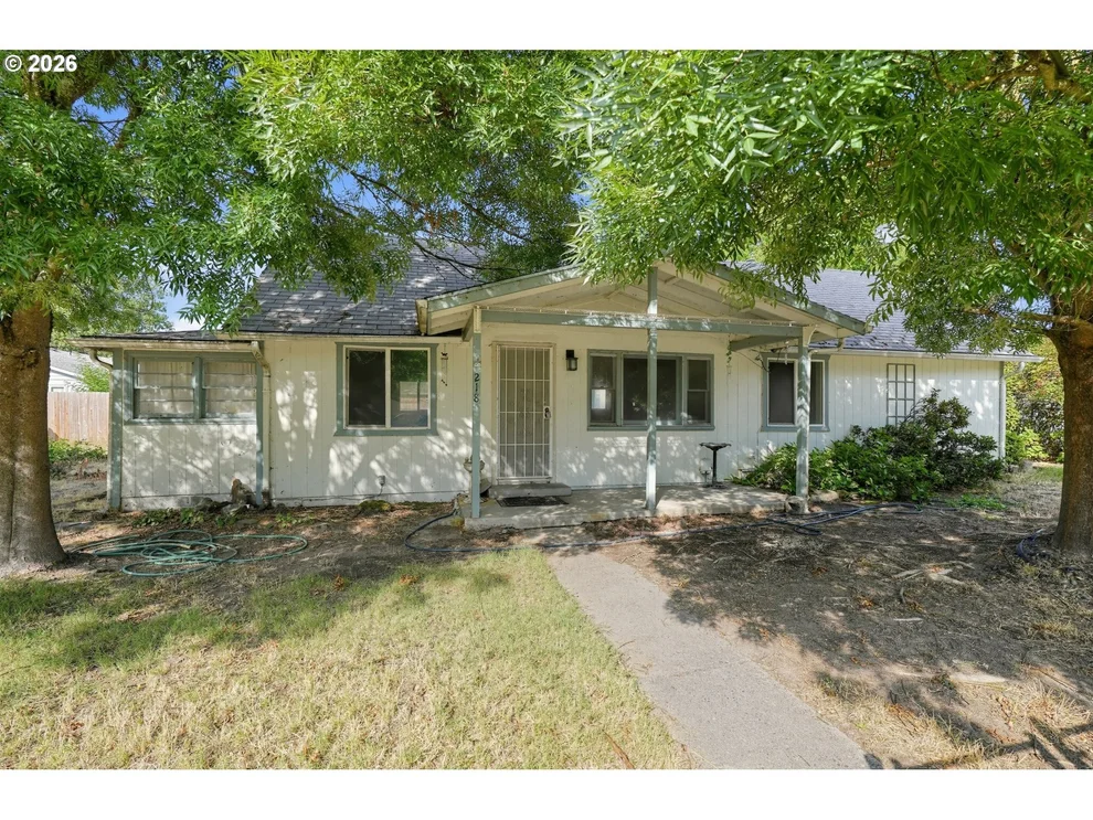 Unit for sale at 218 SW Westholm AVE, GrantsPass, OR 97526