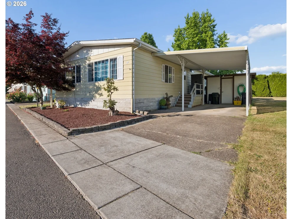 Unit for sale at 1225 W 10TH AVE, JunctionCity, OR 97448
