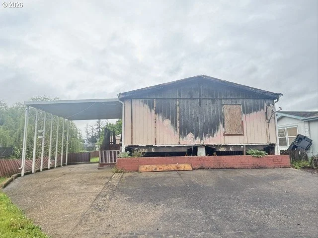 Unit for sale at 420 E 9TH AVE, JunctionCity, OR 97448