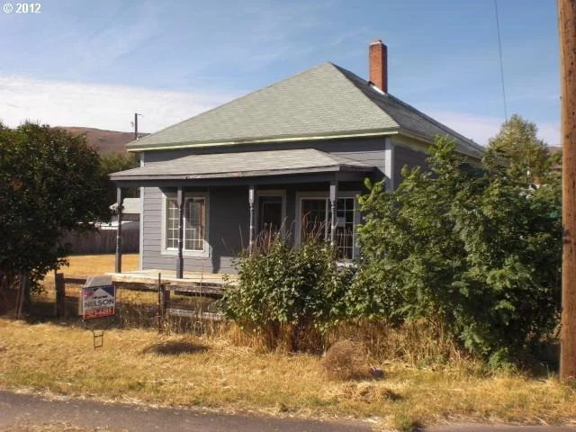 Unit for sale at 1341 7TH ST, BakerCity, OR 97814