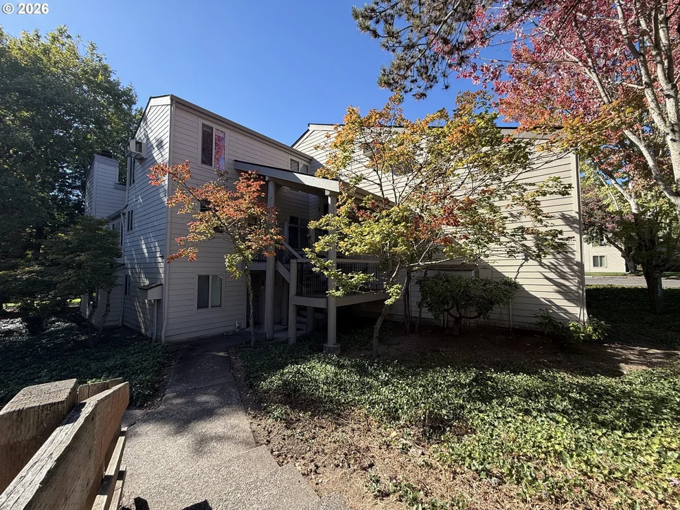 Unit for sale at 11776 SW BOONES BEND DR, Beaverton, OR 97008