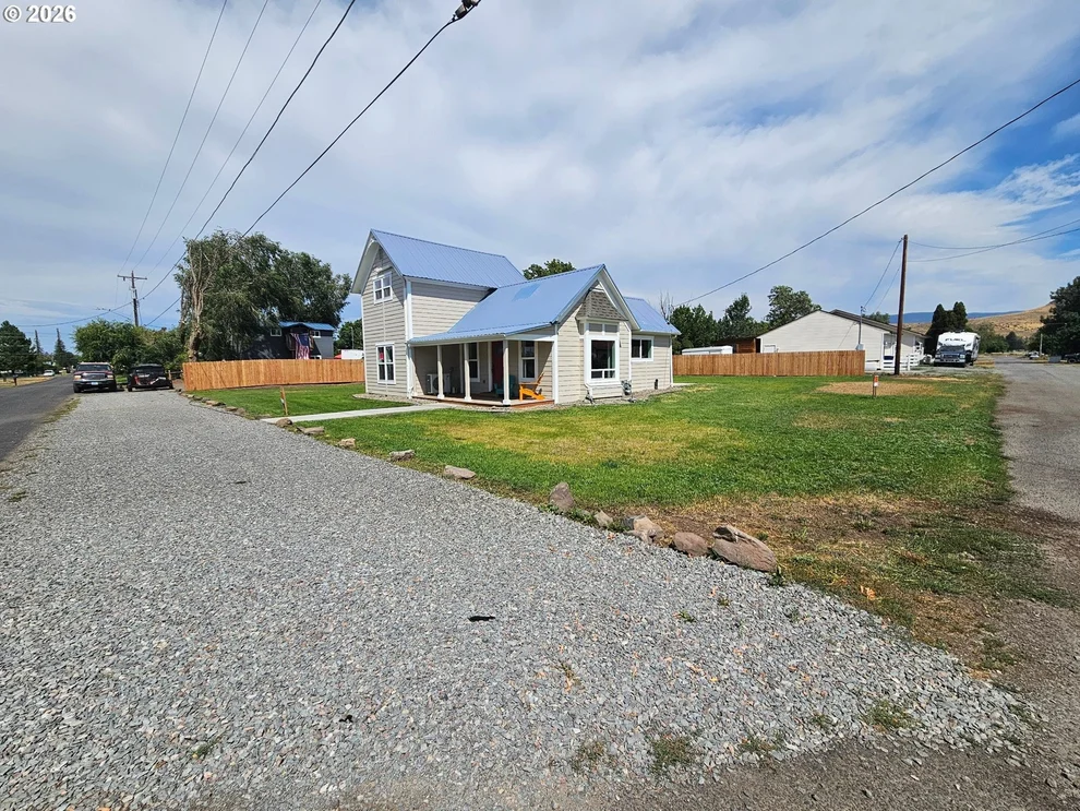 Unit for sale at 867 S 3RD ST, Union, OR 97883