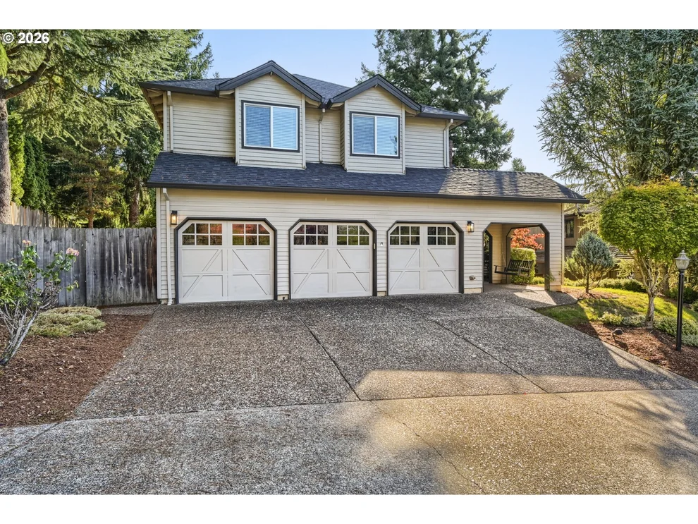 Unit for sale at 14232 MEADOW GRASS ST, LakeOswego, OR 97035