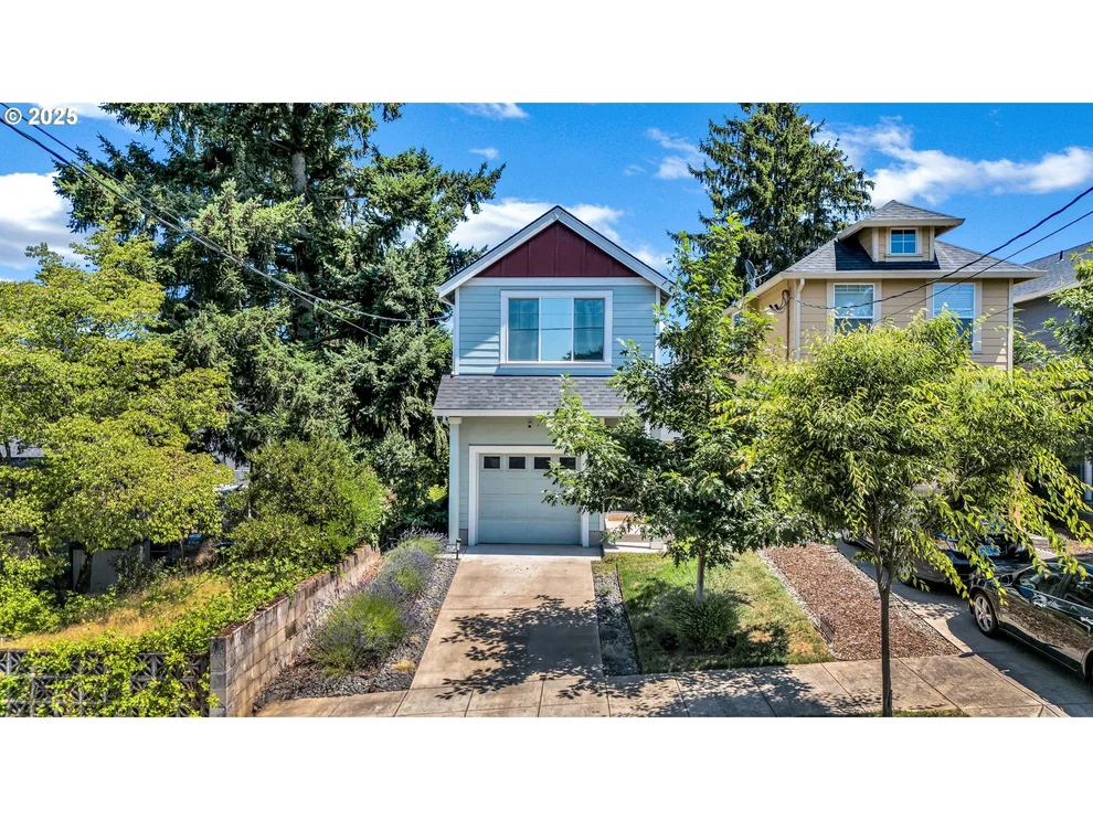 Unit for sale at 1722 NE 80TH AVE, Portland, OR 97213