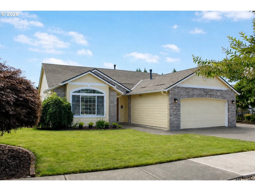 Unit for sale at 19196 WINDMILL DR, OregonCity, OR 97045