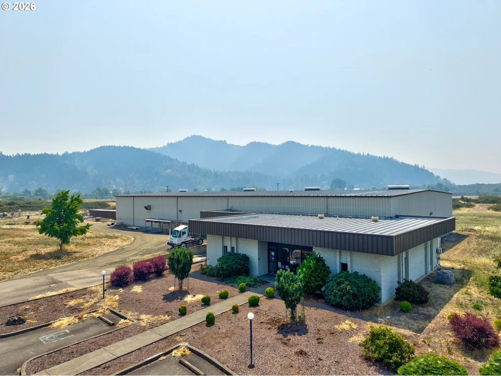 Unit for sale at 850 GARDEN VALLEY CIR, Sutherlin, OR 97479