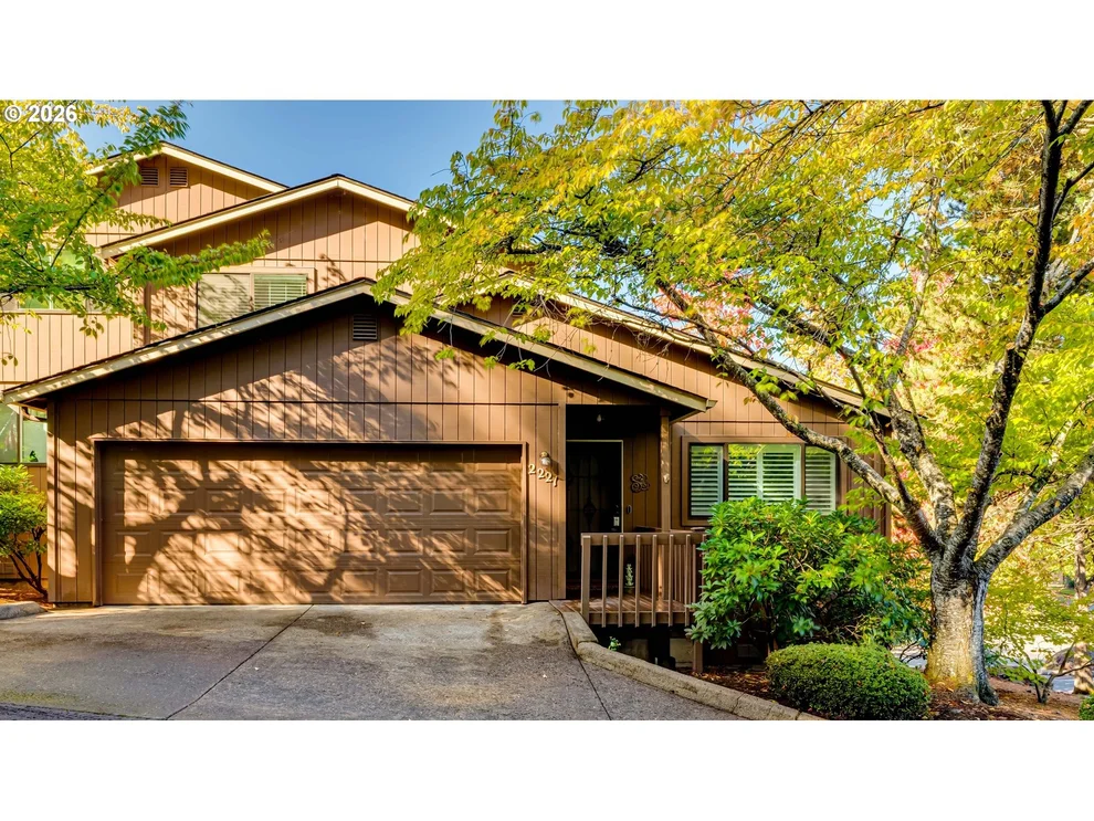 Unit for sale at 2221 RIDGEWAY DR, Eugene, OR 97401