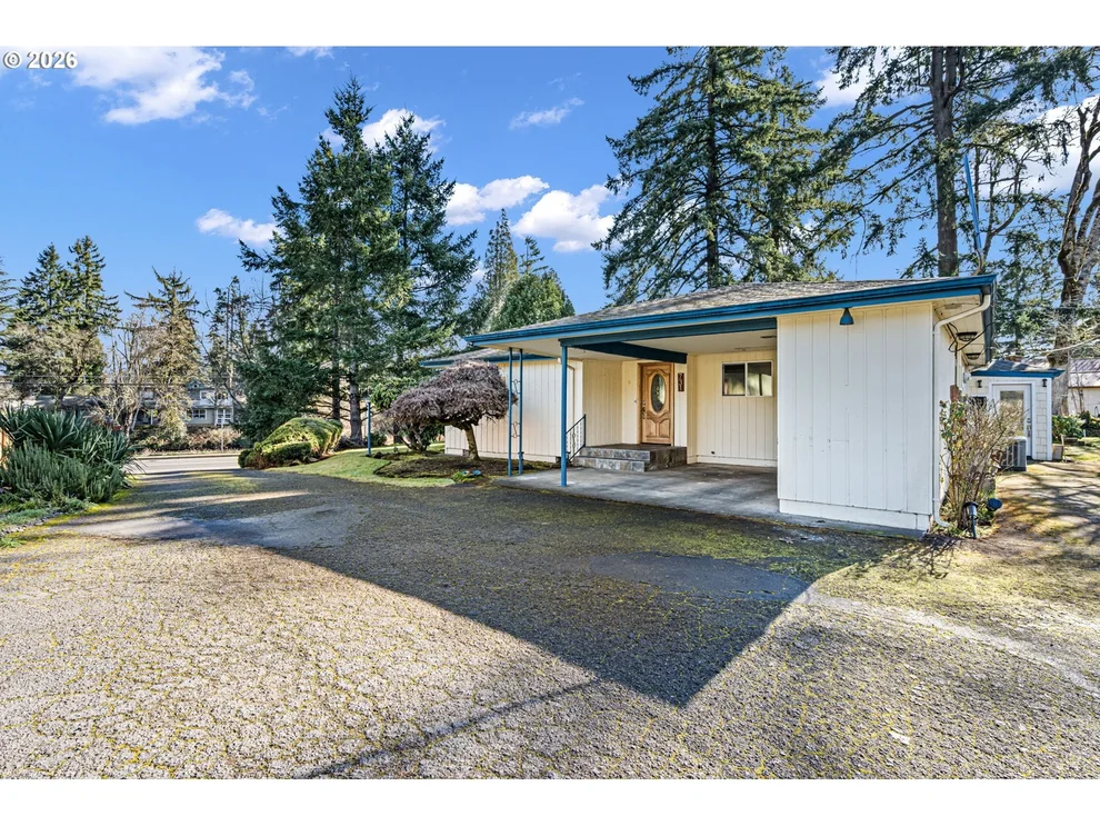 Unit for sale at 731 S RIVER RD, CottageGrove, OR 97424