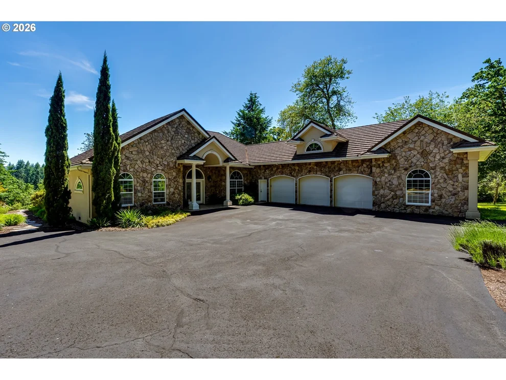 Unit for sale at 32825 KESTREL LN, Eugene, OR 97405